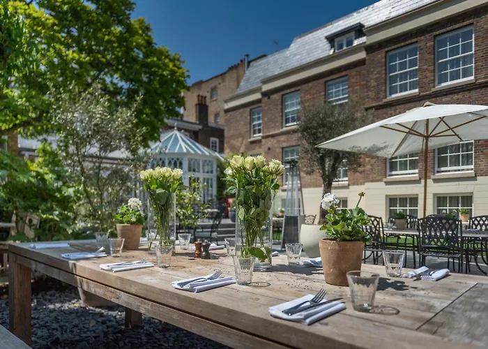 Top Hotels in Picturesque Richmond, UK