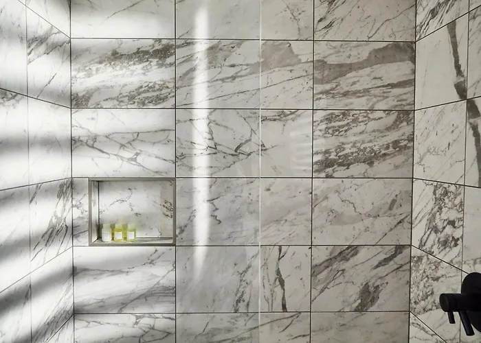 Top Hotels on Broadway in Nashville's Music City