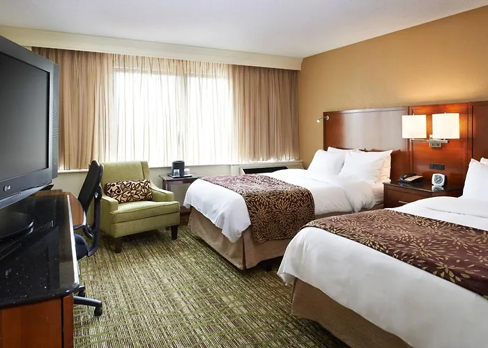 Best Hotels in Livonia MI