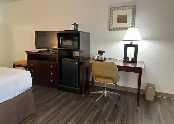 Exemplary Hotels in Everett, WA